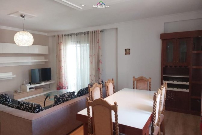 Tirane, jepet me qera apartament 3+1 Kati 6, 150 m² 1.200 € (Myslym Shyri)