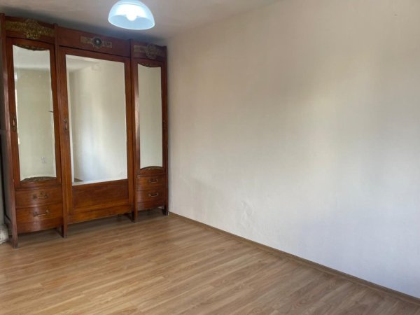 Tirane, jepet me qera apartament 2+1 Kati 3, 75 m² 400 € (Brryli)