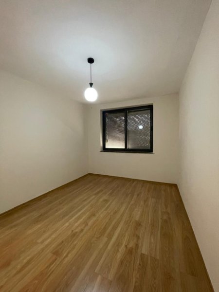 Tirane, jepet me qera apartament 2+1 Kati 3, 75 m² 400 € (Brryli)