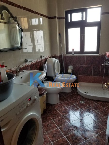 Tirane, jepet me qera apartament 2+1 Kati 4, 46 m² 490 € (Rruga e Kavajes, afer spitalit gjerman)