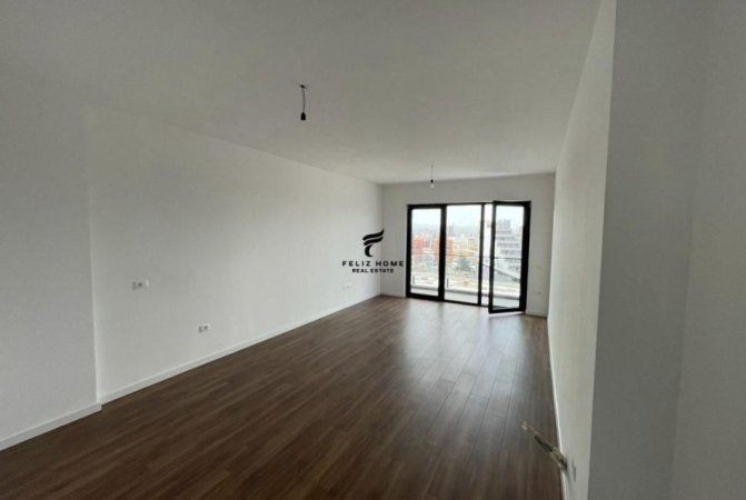 Tirane, jepet me qera zyre Kati 1, 131 m² 600 € (RRUGA E DIBRES)