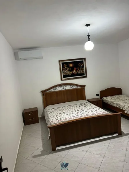 Jepet Me Qera Kat Vile 1+1 Tek Kristal Center [ID PV480]