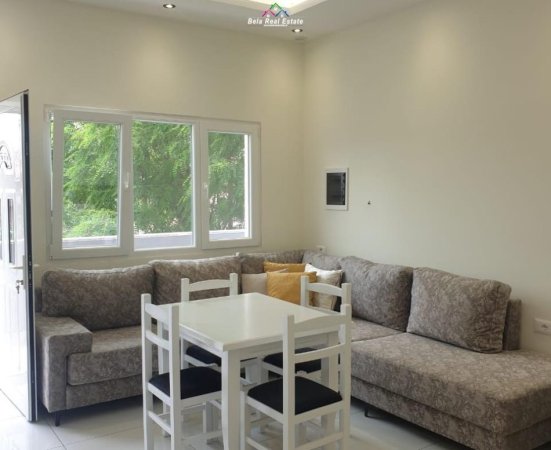 Tirane, jepet me qera Vile 1+1 Kati 3, 80 m² 450 € (Jordan Misja)