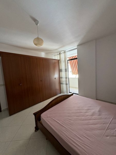 Tirane, jepet me qera 1+1+Ballkon Kati 5, 75 m² 500 € (Rruga e Elbasanit , prapa gjimnazit Asim Vokshi)
