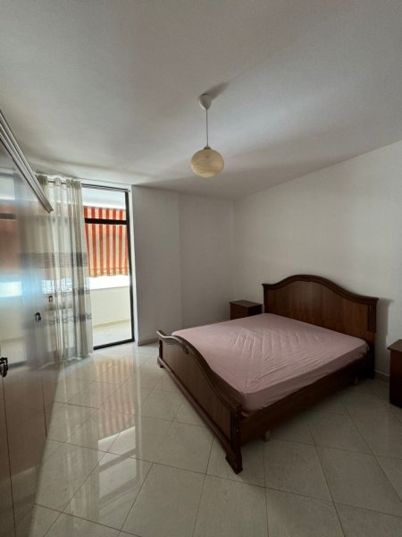 Tirane, jepet me qera 1+1+Ballkon Kati 5, 75 m² 500 € (Rruga e Elbasanit , prapa gjimnazit Asim Vokshi)