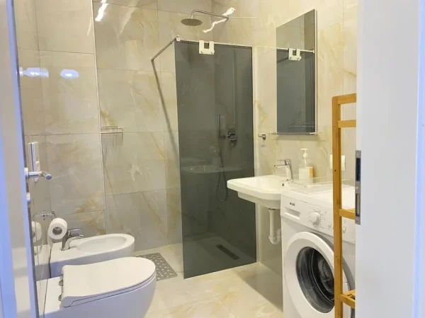 Tirane, jepet me qera apartament 1+1+Ballkon Kati 3, 60 m² 450 € (Rruga siri kodra , kompleksi siri1)