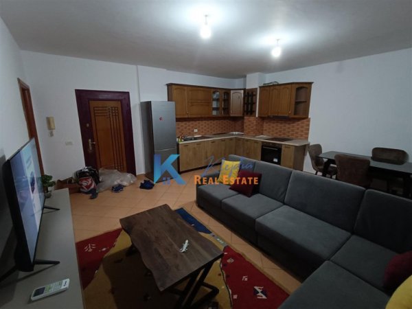 Tirane, jepet me qera apartament 2+1 Kati 9, 100 m² (21 Dhjetori, afer Ish Universitetit UET)
