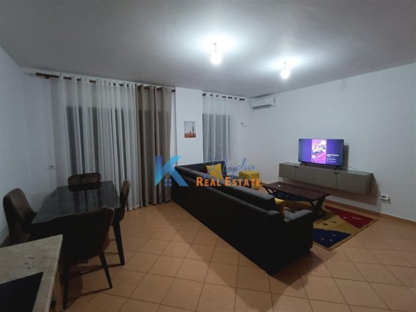 Tirane, jepet me qera apartament 2+1 Kati 9, 100 m² (21 Dhjetori, afer Ish Universitetit UET)