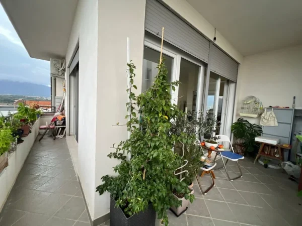 Tirane, shitet apartament 2+1 , 146 m² (Kopshti Botanik)
