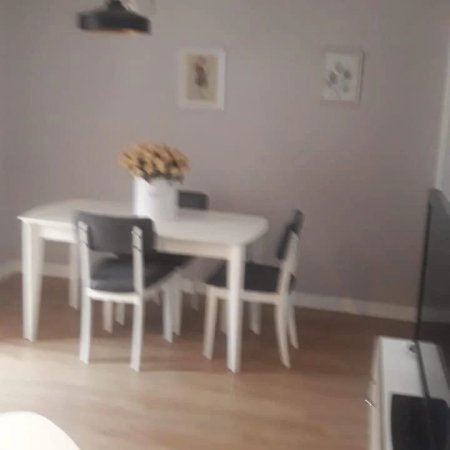 Tirane, jepet me qera apartament 2+1+Ballkon Kati 2, 80 m² 570 € (Myslym shyr , te drejtoria e policise)