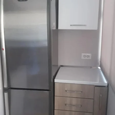 Tirane, jepet me qera apartament 2+1+Ballkon Kati 2, 80 m² 570 € (Myslym shyr , te drejtoria e policise)