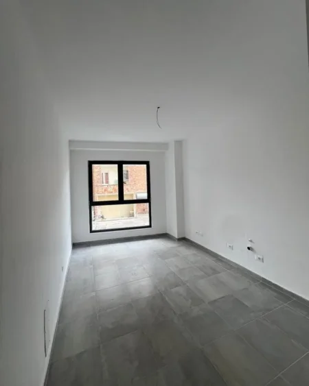 Tirane, shitet apartament 1+1 , 52 m² 108.000 € (Pazari i ri)
