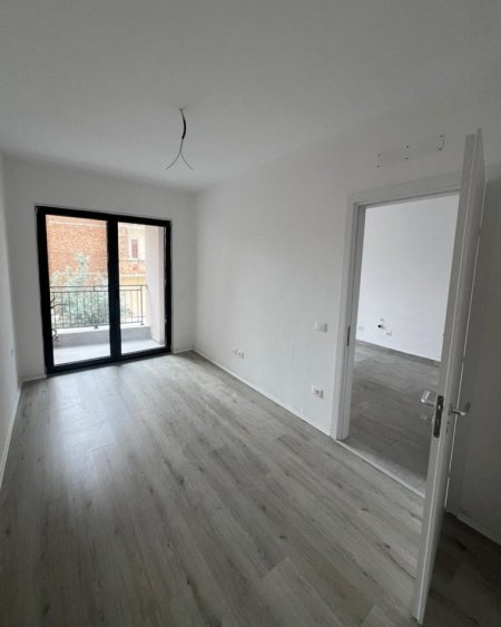 Tirane, shitet apartament 1+1 , 52 m² 108.000 € (Pazari i ri)