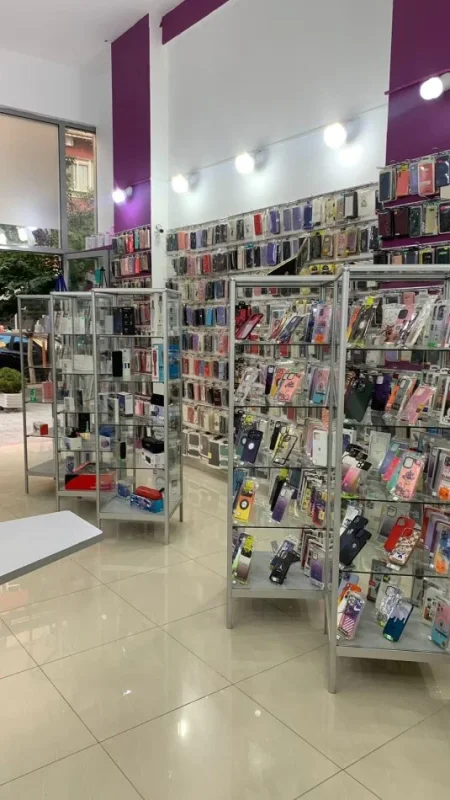 Shitet Biznesi aksesore celularesh. Biznesi ka 15 vite eksperience ne treg. Astir, Rr Sabri Preveza tek supermarket Diambe,