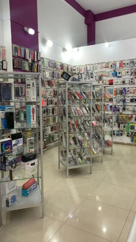 Shitet Biznesi aksesore celularesh. Biznesi ka 15 vite eksperience ne treg. Astir, Rr Sabri Preveza tek supermarket Diambe,