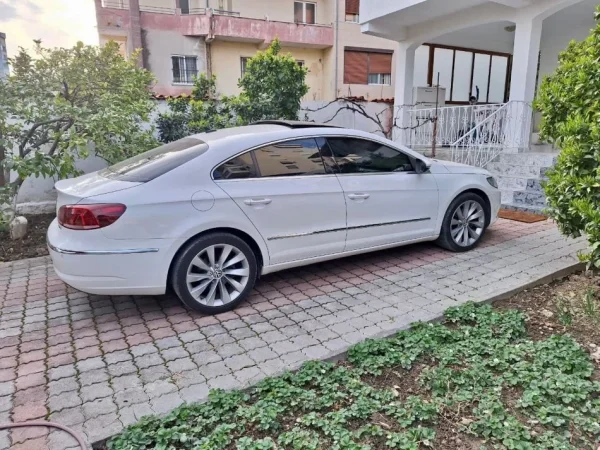 Elbasan, shes makine Passat cc Nafte, e bardhë automatik Klima 190.000 km 9.500 €