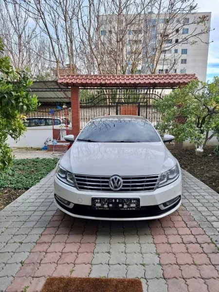 Elbasan, shes makine Passat cc Nafte, e bardhë automatik Klima 190.000 km 9.500 €