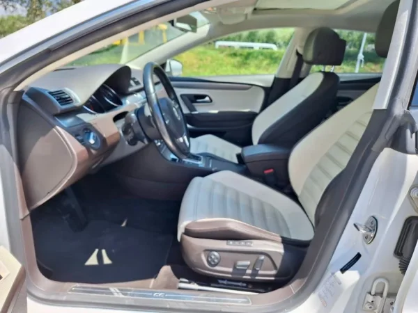 Elbasan, shes makine Passat cc Nafte, e bardhë automatik Klima 190.000 km 9.500 €