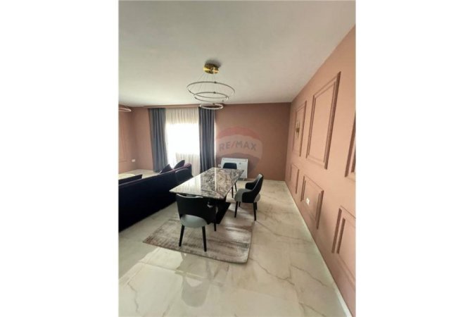 Tirane, jepet me qera apartament 1+1 Kati 2, 80 m² 700 € (Liqeni i Farkes)
