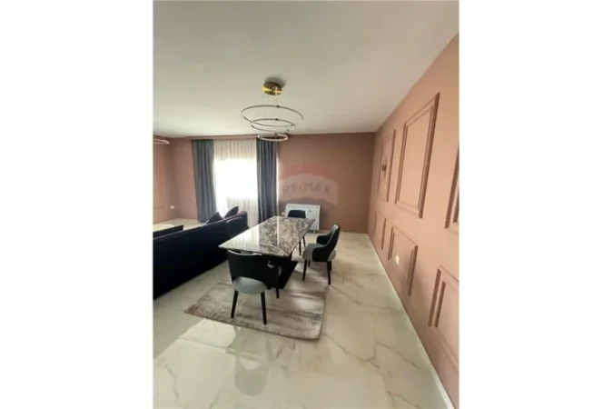 Tirane, jepet me qera apartament 1+1 Kati 2, 80 m² 700 € (Liqeni i Farkes)