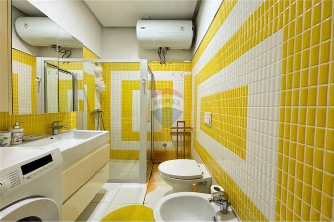 Tirane, jepet me qera apartament 2+1 Kati 3, 89 m² 750 € (Komuna e Parisit)