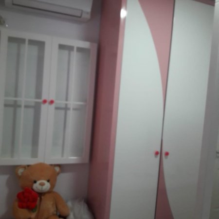 Tirane, jepet me qera apartament 2+1+Ballkon Kati 6, 120 m² 1.000 € (Selvia)