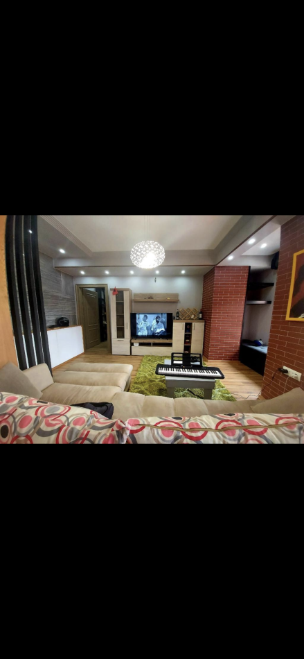 Tirane, jepet me qera apartament 1+1+Aneks+Ballkon Kati 8, 1.200 € (Rruga myslym shyrr)