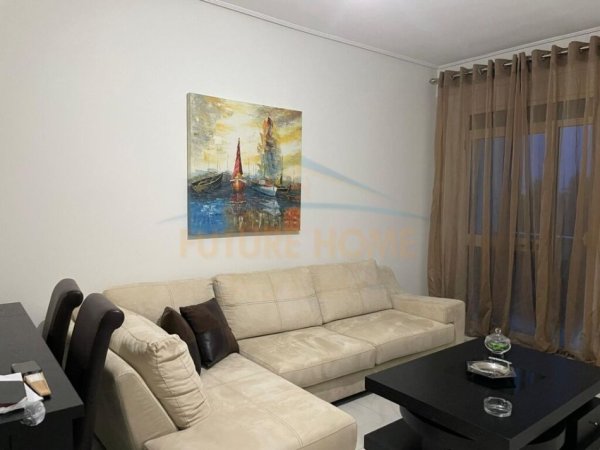 Tirane, jepet me qera apartament 2+1+Ballkon Kati 5, 118 m² 450 € (Fresk)