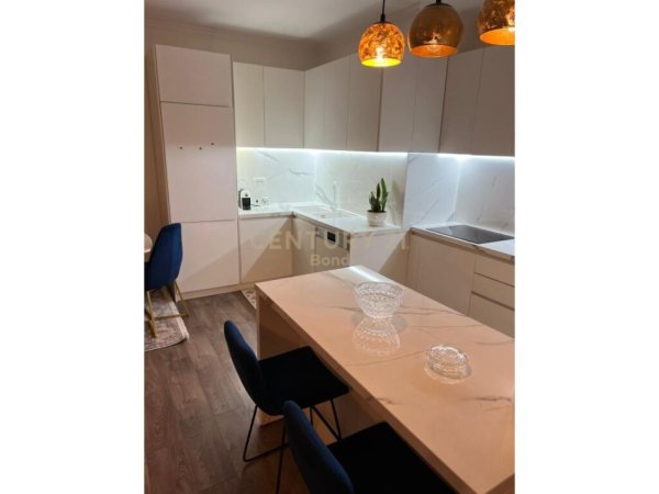 Tirane, shes apartament 2+1+Ballkon , 117 m² 265.000 € (Rruga e Kosovarëve)