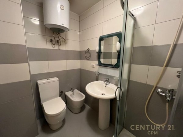 Tirane, jap me qera apartament 3+1+3 + 1 POST PARKIMI , 200 m² 1.200 € (Liqeni i Thatë)