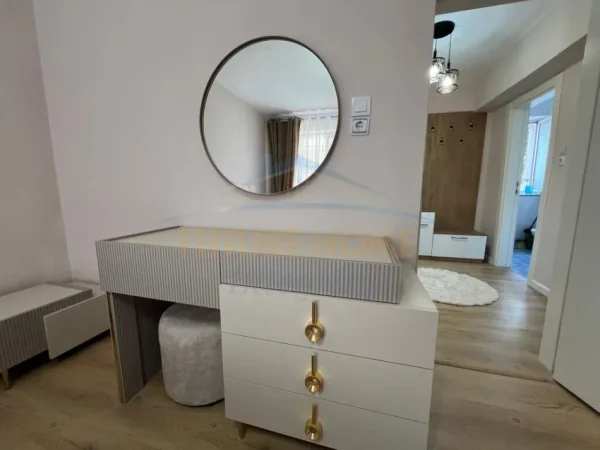 Tirane, jepet me qera apartament 1+1 ,  430 € (Rruga e Dibres)