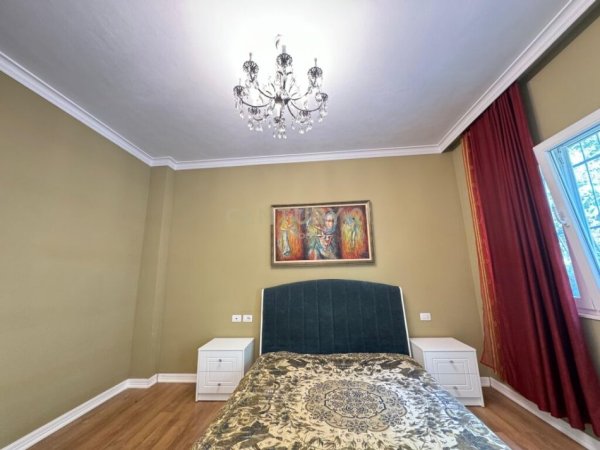 Tirane, jepet me qera apartament 2+1 Kati 3, 110 m² 850 € (liqeni i thate)