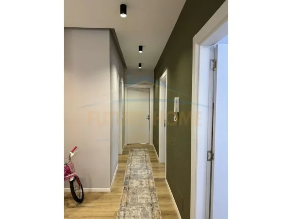 Tirane, shitet apartament 3+1 Kati 2, 118 m² 150.000 € (DOGANA)