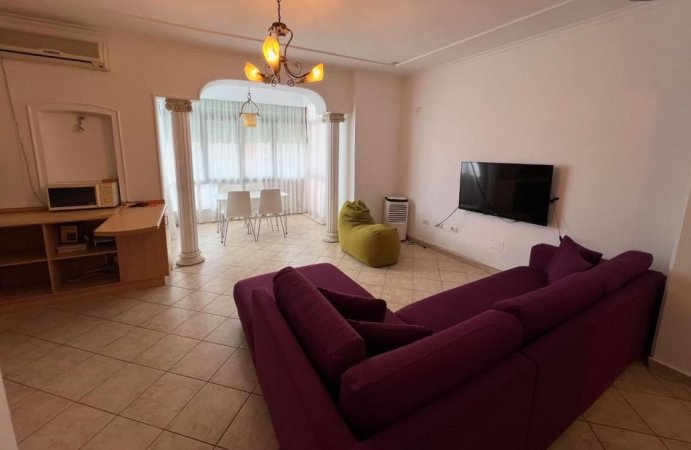Tirane, jepet me qera apartament 2+1 Kati 8, 87 m² 600 € (RR e Kavajes)