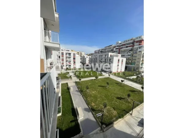 Tirane, jepet me qera apartament 1+1+Ballkon Kati 3, 75 m² 500 € (mahir domi)