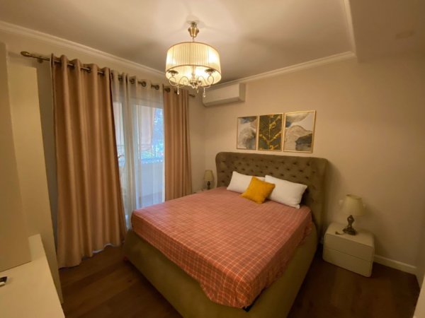 Tirane, jepet me qera apartament 2+1 Kati 2, 100 m² 1.300 € (Dervish Hima)