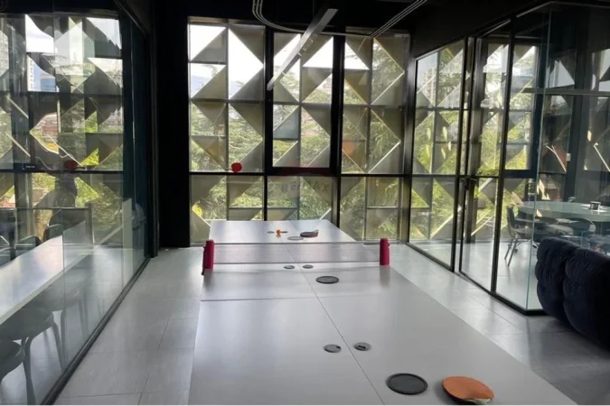 Tirane, jepet me qera zyre Kati 3, 400 m² 12.000 € (Bllok)