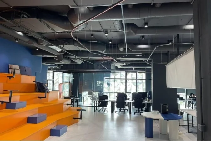 Tirane, jepet me qera zyre Kati 3, 400 m² 12.000 € (Bllok)