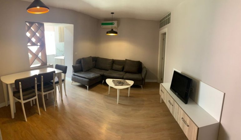 Tirane, jepet me qera apartament 2+1 Kati 2, 80 m² 570 € (myslym shyr , prane drejtorise se policise)