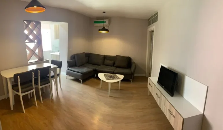 Tirane, jepet me qera apartament 2+1 Kati 2, 80 m² 570 € (myslym shyr , prane drejtorise se policise)