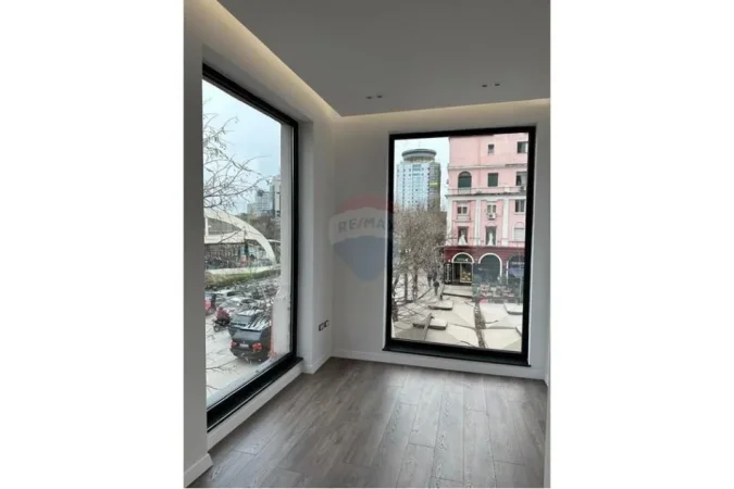 Tirane, jepet me qera , 1.500 € (Shallvaret)