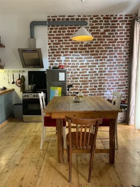 Tirane, jepet me qera apartament 1+1 Kati 4, 74 m² 700 € (QENDER)