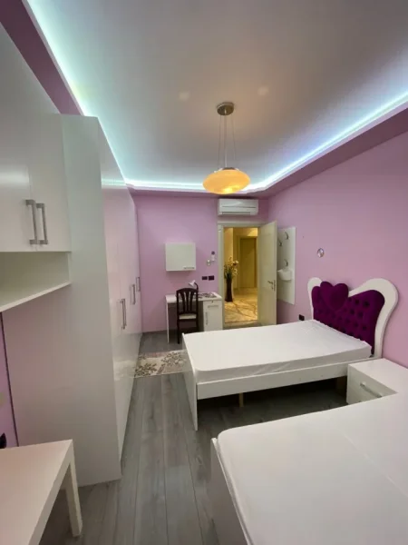 Tirane, shitet apartament 3+1 Kati 7, 153 m² 250.000 € (Uet)