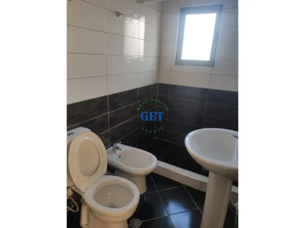 Durres, jepet me qera apartament 2+1+Ballkon Kati 6, 101 m² 260 € (Ish URT Durres)