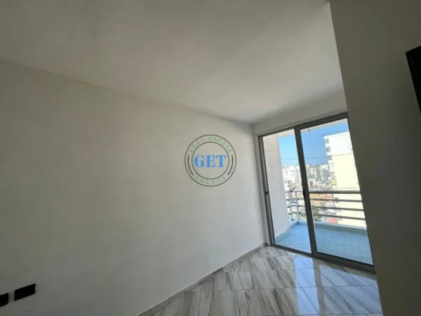 Durres, jepet me qera apartament 2+1+Ballkon Kati 6, 101 m² 260 € (Ish URT Durres)