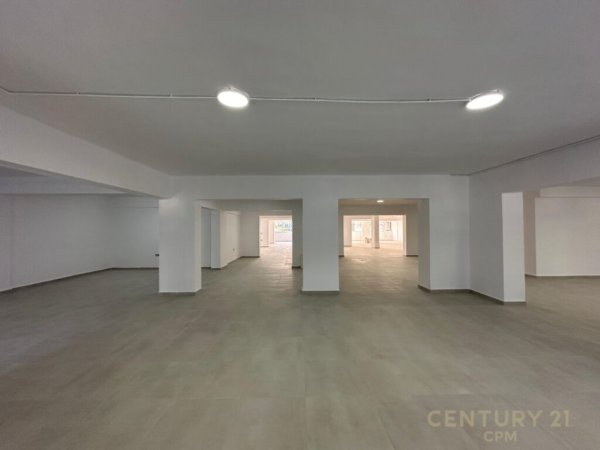 Tirane, shes ambjent biznesi , 980 m² 1.400.000 € (Rruga Dritan Hoxha, Laprakë)