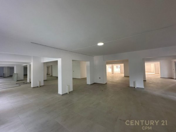 Tirane, shes ambjent biznesi , 980 m² 1.400.000 € (Rruga Dritan Hoxha, Laprakë)