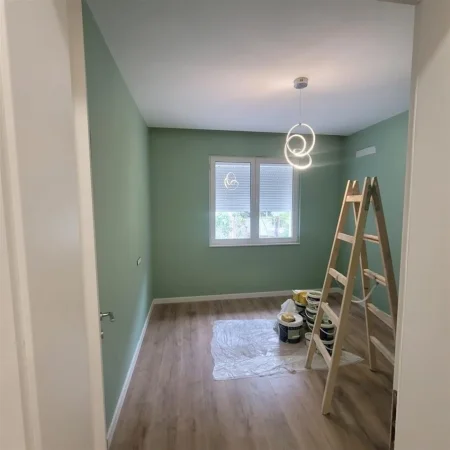 Tirane, shitet 1+1 Kati 1, 75 m² 140.000 € (Rruga e Dibres)