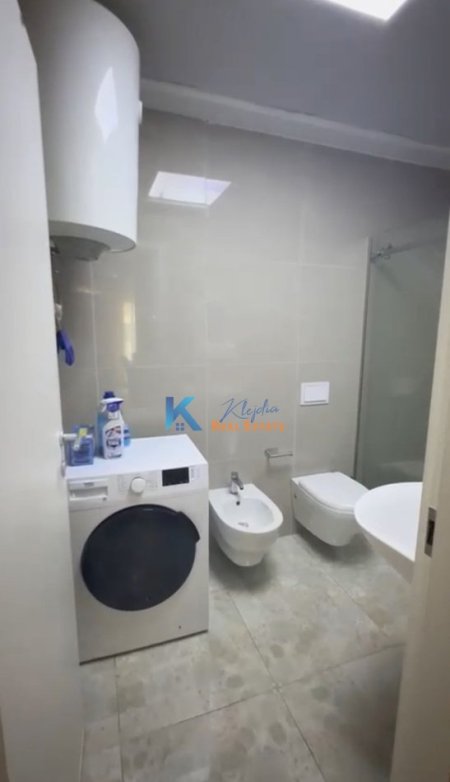 Tirane, jepet me qera apartament 2+1 Kati 6, 95 m² 600 € (Don Bosko, kompleksi Fiori di Bosco)