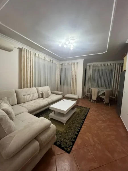 Tirane, jepet me qera apartament 2+1 Kati 4, 80 m² 500 € (Rruga e Kavajes ,perballe delijorgjit)